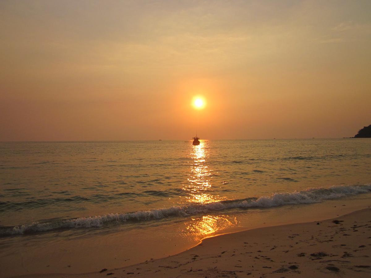 The Last Point Hostel Koh Ta Kiev Exterior foto